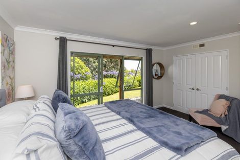 Photo of property in 56 Kakariki Grove, Waikanae, 5036