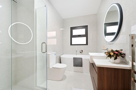 Photo of property in 25 Whakairo Crescent, Gulf Harbour, Whangaparaoa, 0930