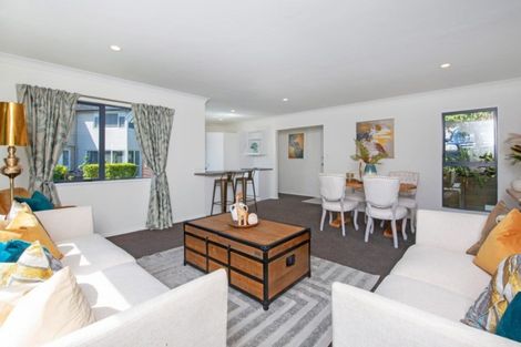 Photo of property in 3/6a Botany Road, Howick, Auckland, 2010