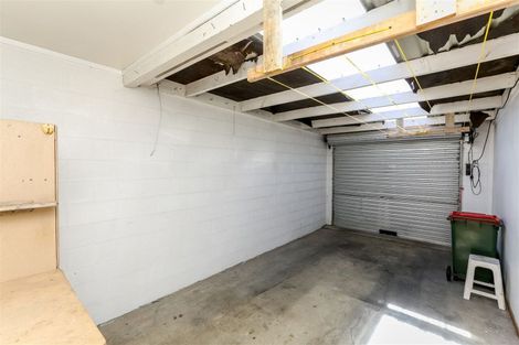 Photo of property in 2/481 Saint Aubyn, Moturoa, New Plymouth, 4310