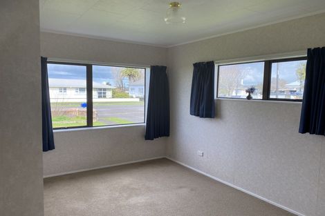 Photo of property in 24 Graham Street, Eltham, 4322