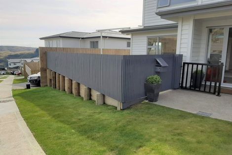 Photo of property in 35 Havana Rise, Grenada Village, Wellington, 6037