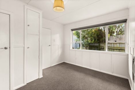 Photo of property in 16 Hammond Road, Taradale, Napier, 4112