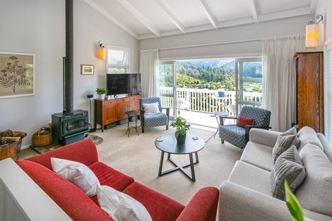 Photo of property in 9 Hillside Lane, Tairua, 3508