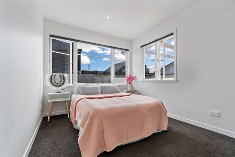 Photo of property in 16a Fairfax Avenue, Northcote, Auckland, 0627