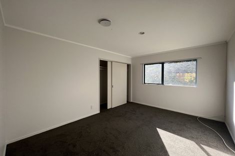 Photo of property in 5 Macadamia Close, Goodwood Heights, Auckland, 2105
