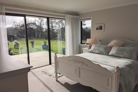 Photo of property in 11 Cherrywood Rise, Paparoa, 0571