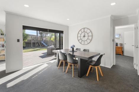 Photo of property in 25 Croftview Road, Wattle Downs, Auckland, 2103