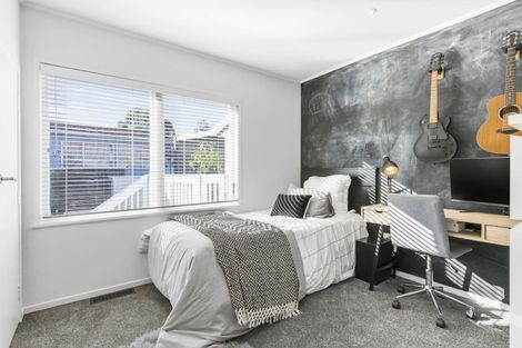 Photo of property in 13 Keldale Place, Forrest Hill, Auckland, 0620