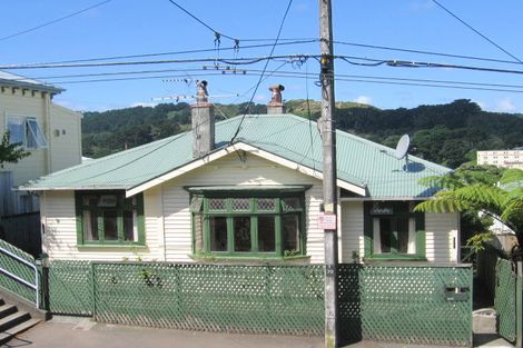 Photo of property in 141 Wallace Street, Mount Cook, Wellington, 6021
