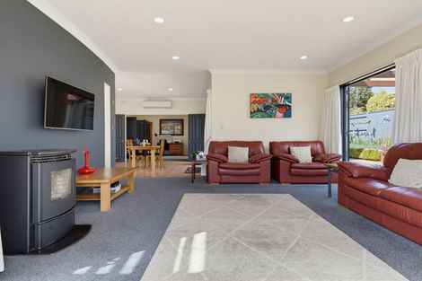 Photo of property in 15 Edward Payton Grove, Pukehangi, Rotorua, 3015