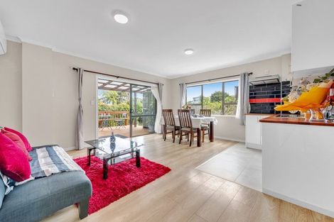 Photo of property in 1/39 Hedge Row, Sunnyhills, Auckland, 2010