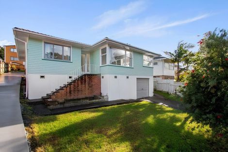 Photo of property in 20 Thornlow Street, Glendene, Auckland, 0602