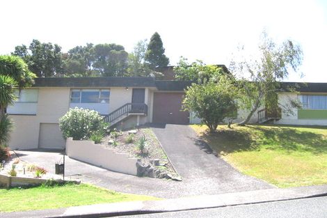 Photo of property in 3 Noeleen Street, Glenfield, Auckland, 0629