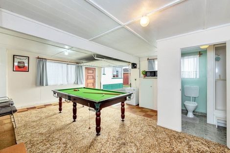 Photo of property in 116 Woodglen Road, Glen Eden, Auckland, 0602