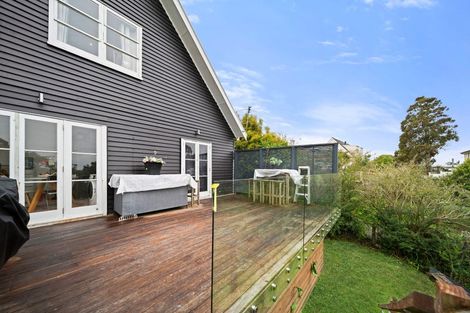 Photo of property in 121 Fairview Avenue, Fairview Heights, Auckland, 0632