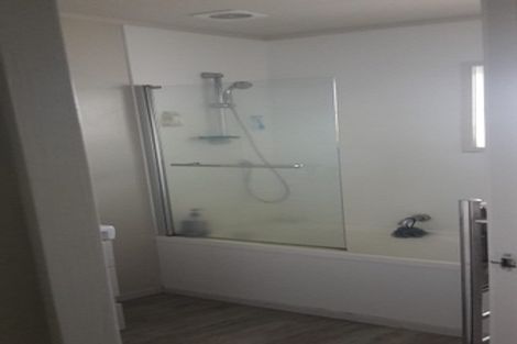 Photo of property in 1/101 Eversleigh Road, Belmont, Auckland, 0622