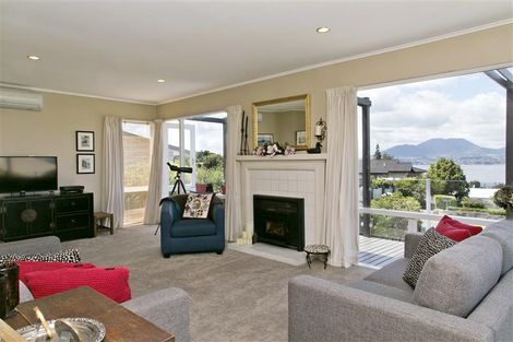 Photo of property in 14 Isobel Street, Acacia Bay, Taupo, 3330