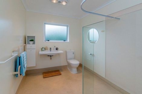 Photo of property in 2 Barclay Grove, Hokio Beach, Levin, 5571