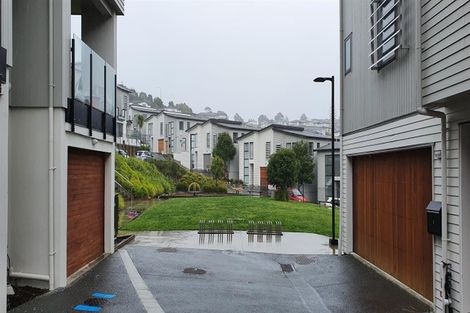 Photo of property in 2/10 Silver Moon Road, Albany Heights, Auckland, 0632