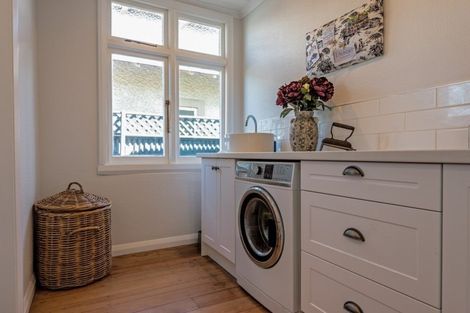 Photo of property in 34 Florence Avenue, Palmerston North, 4414