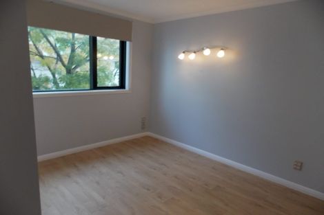 Photo of property in Endeavour Apartments, 23/125 Thorndon Quay, Pipitea, Wellington, 6011