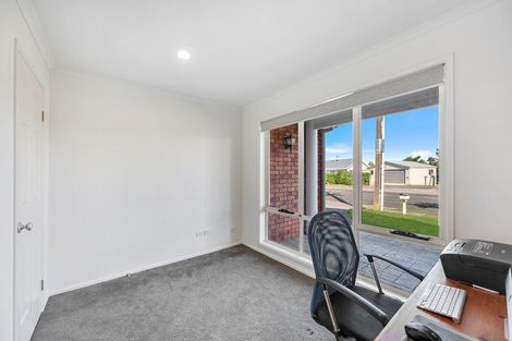 Photo of property in 28 Arataki Road, Havelock North, 4130
