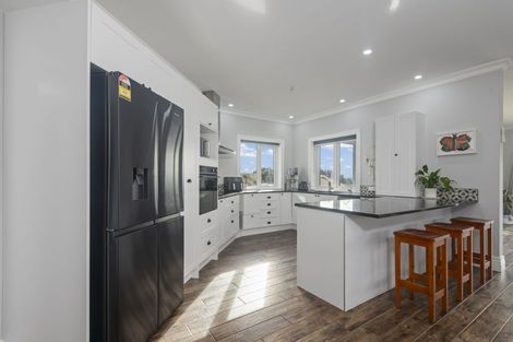 Photo of property in 52 Highland View Drive, Tokomaru, Palmerston North, 4474