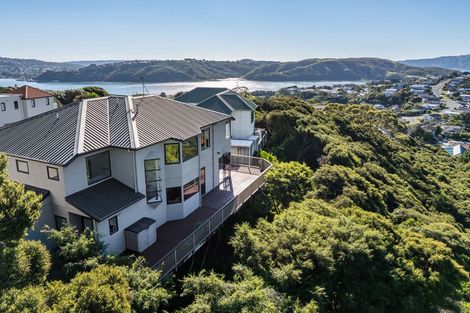 Photo of property in 8 Glengavel Grove, Papakowhai, Porirua, 5024