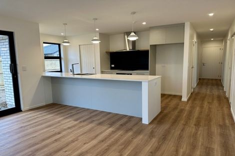 Photo of property in 24 Pahiki Crescent, Levin, 5510