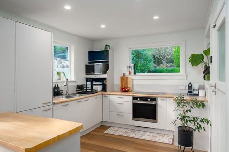 Photo of property in 73 Taylor Terrace, Tawa, Wellington, 5028