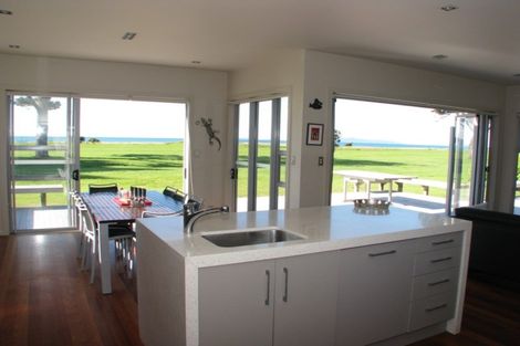 Photo of property in 160 Sands Crescent, Matarangi, Whitianga, 3592