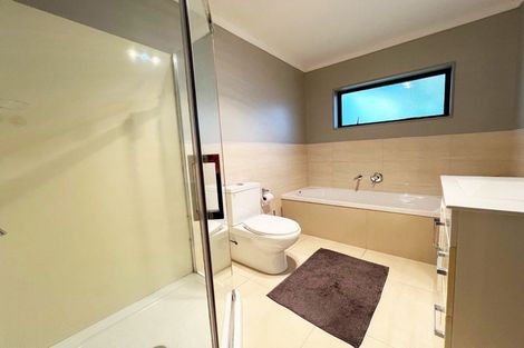 Photo of property in 3c Orams Road, Hillpark, Auckland, 2102