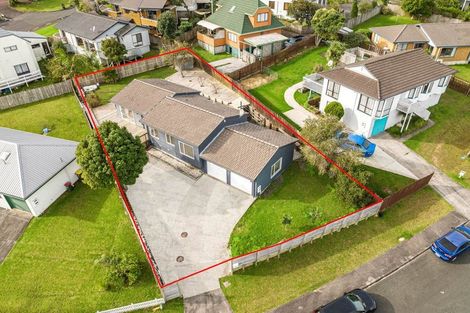 Photo of property in 13 Altair Place, Windsor Park, Auckland, 0632