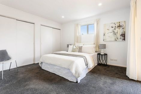 Photo of property in 55 Kingdale Road, Henderson, Auckland, 0610