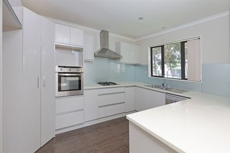 Photo of property in 50b Pinedale Place, Henderson, Auckland, 0610