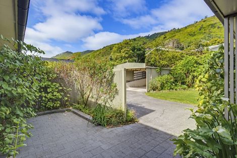 Photo of property in 107 Winara Avenue, Waikanae, 5036