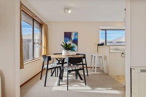 Photo of property in 4a Grassmere Street, Papanui, Christchurch, 8052