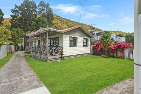 Photo of property in 9 Karawa Place, Kawakawa Bay, Papakura, 2585