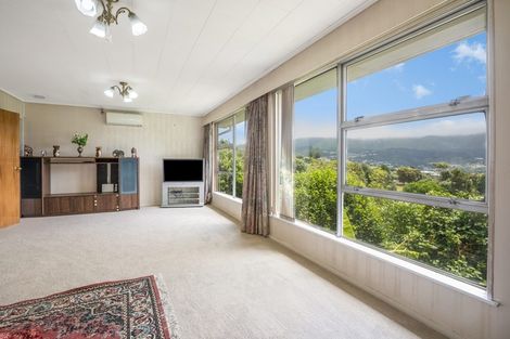 Photo of property in 6 Woodman Drive, Tawa, Wellington, 5028