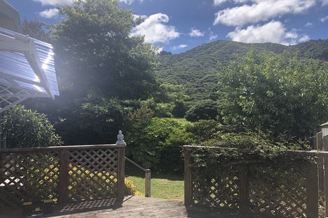 Photo of property in 6a Laredo Grove, Totara Park, Upper Hutt, 5018