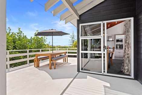 Photo of property in 1/35 Forrest Hill Road, Milford, Auckland, 0620