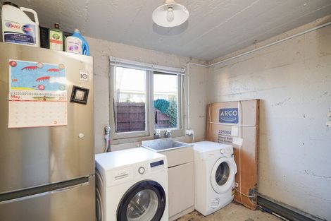 Photo of property in 1 Home Street, Winton, 9720