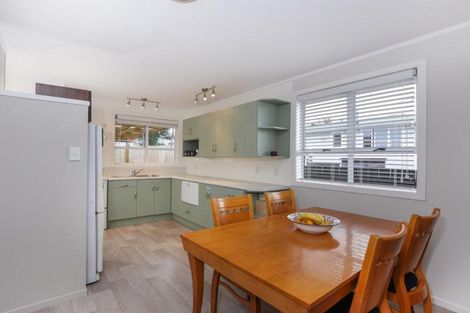 Photo of property in 11 Chorley Avenue, Massey, Auckland, 0614