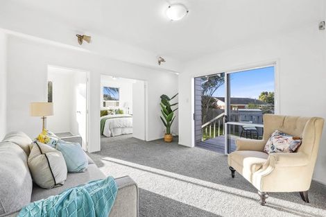 Photo of property in 10 La Trobe Street, Pakuranga Heights, Auckland, 2010