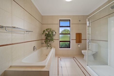 Photo of property in 15 Kaipara Road, Papakura, 2582