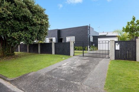 Photo of property in 35 Ngatai Road, Otumoetai, Tauranga, 3110