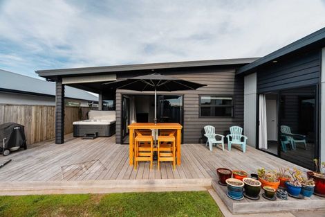 Photo of property in 130 Coast Boulevard, Papamoa Beach, Papamoa, 3118