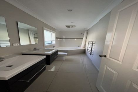 Photo of property in 2 Bellbird Rise, Murrays Bay, Auckland, 0630