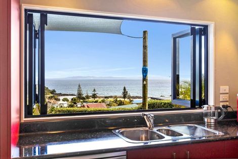 Photo of property in 9 Dudley Crescent, Cable Bay, 0420